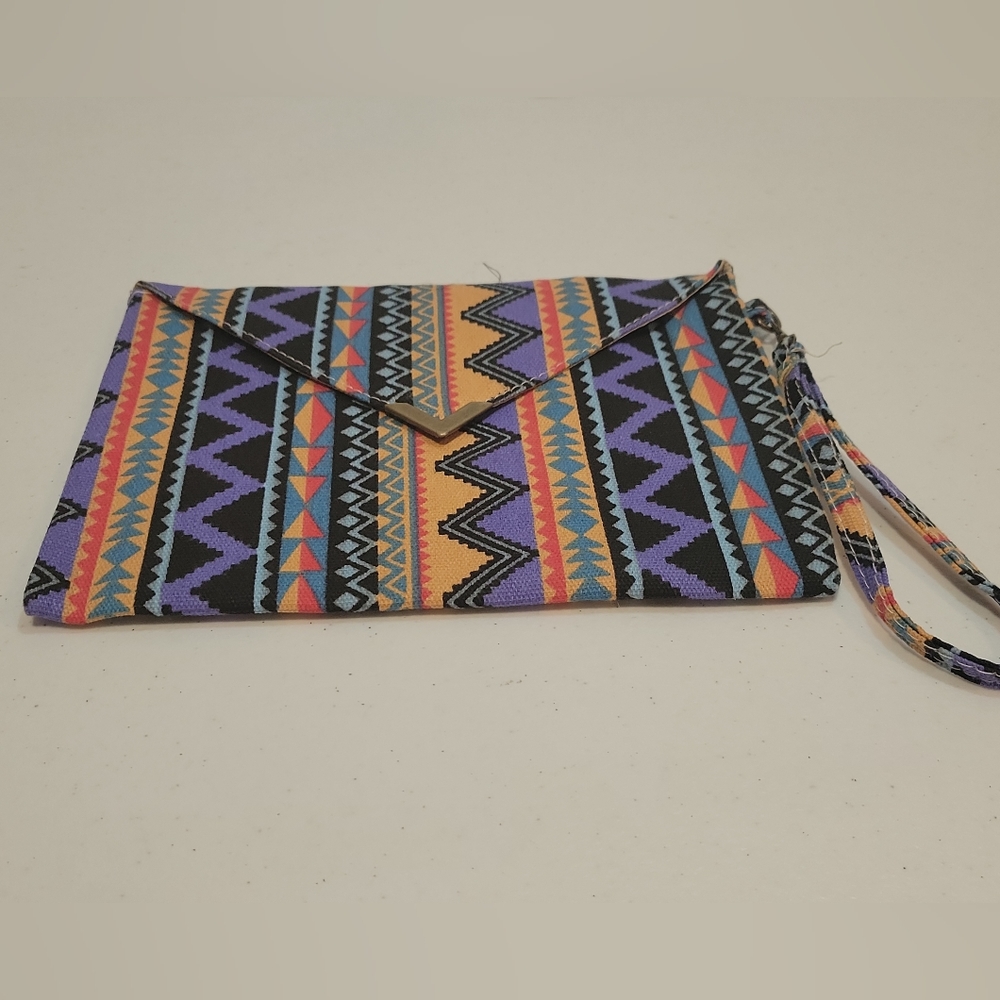 Southwestern Patterned Clutch Wristlet